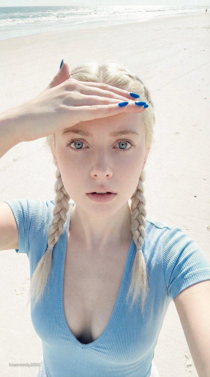 { "format": { "type": "editorial", "intent": "candid/selfie/accidental", "aspect_ratio": "9:16", "r…