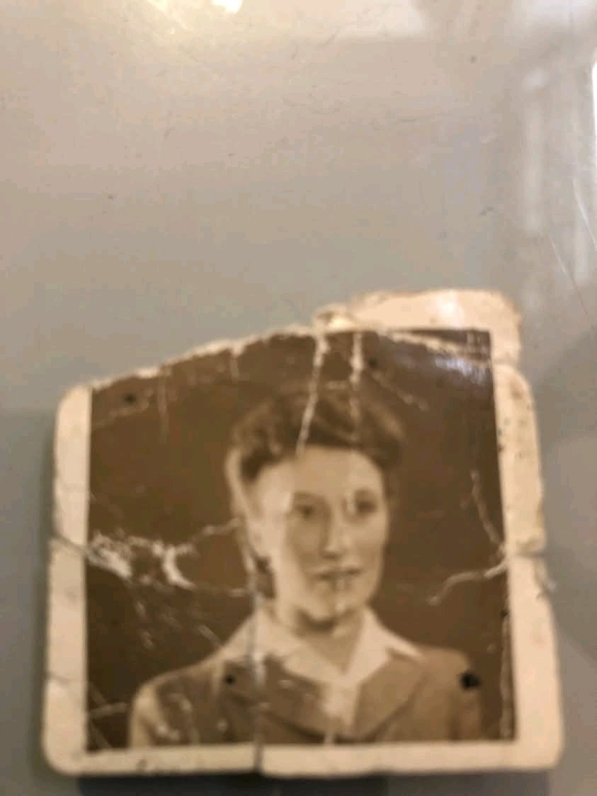 Photo restoration prompt for Nano Banana Pro