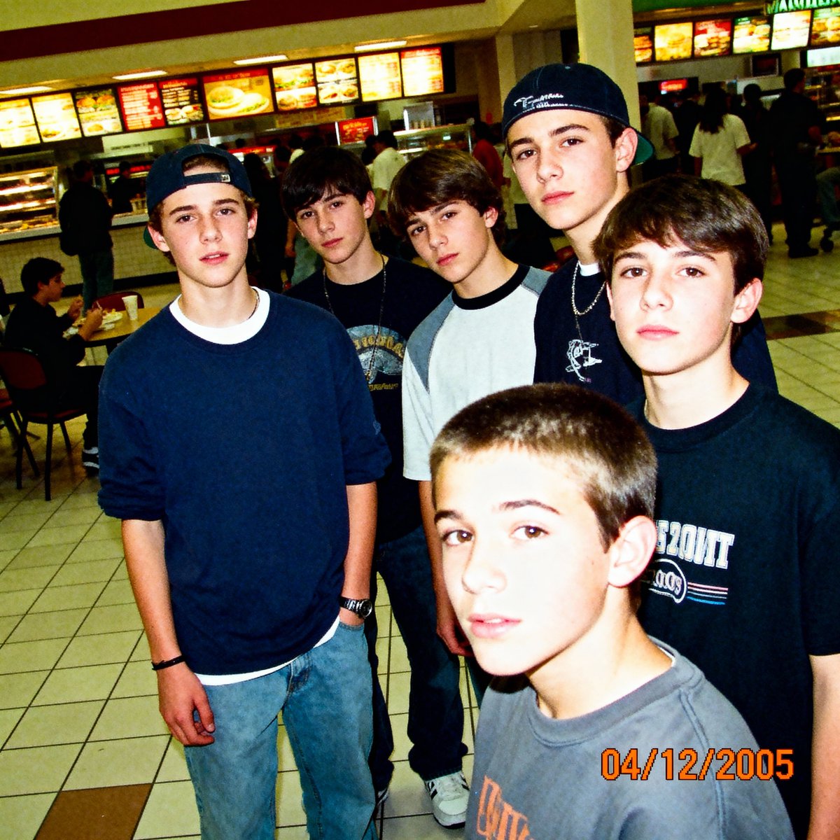 2005 Sony CyberShot mall food court snapshot prompt
