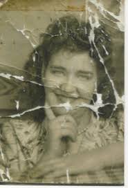 Old Photo Restoration Prompt for Professional DSLR Quality