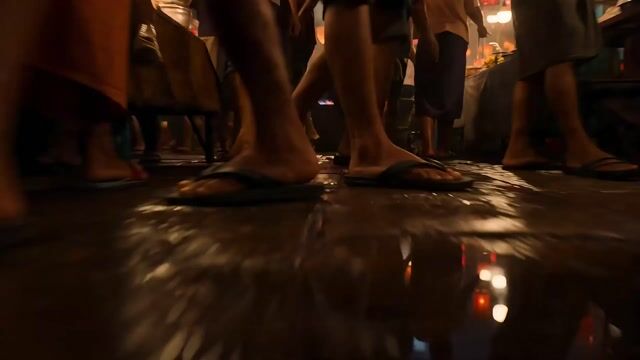 Cinematic 8K Video Prompt for Southeast Asian Night Market