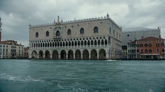 Hyper-realistic Cinematic Video of a Colossal Lobster in Venice