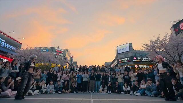 K-Pop Plaza Dance Battle
