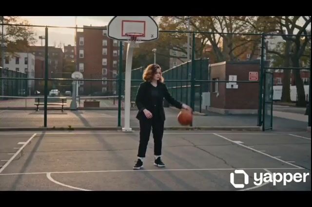 Female street basketball freestyle video