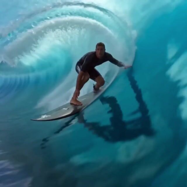 Cinematic Surfing Barrel Ride Video